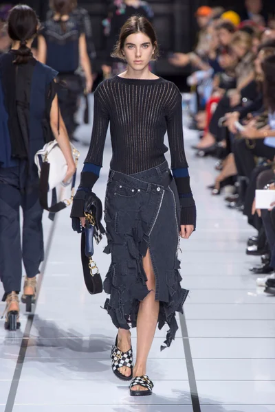 Look 29